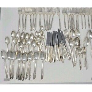 VINTAGE ONEIDA 1881 ROGERS LILAC TIME 81 PIECES FLATWARE SERVICE FOR 12 PLATED